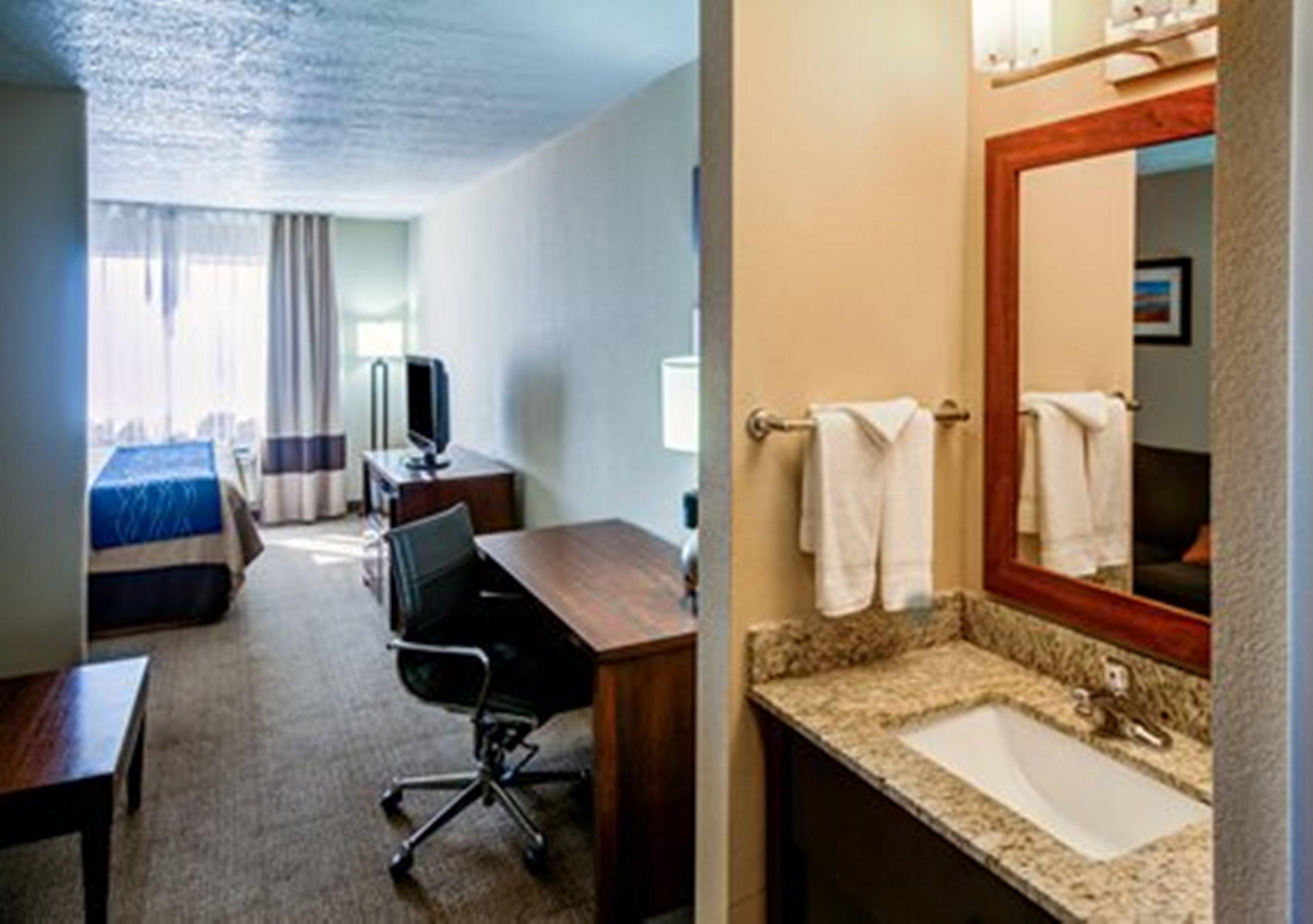 Comfort Inn Albuquerque Airport Exterior photo